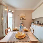 Happy House By Interhome * باليرمو